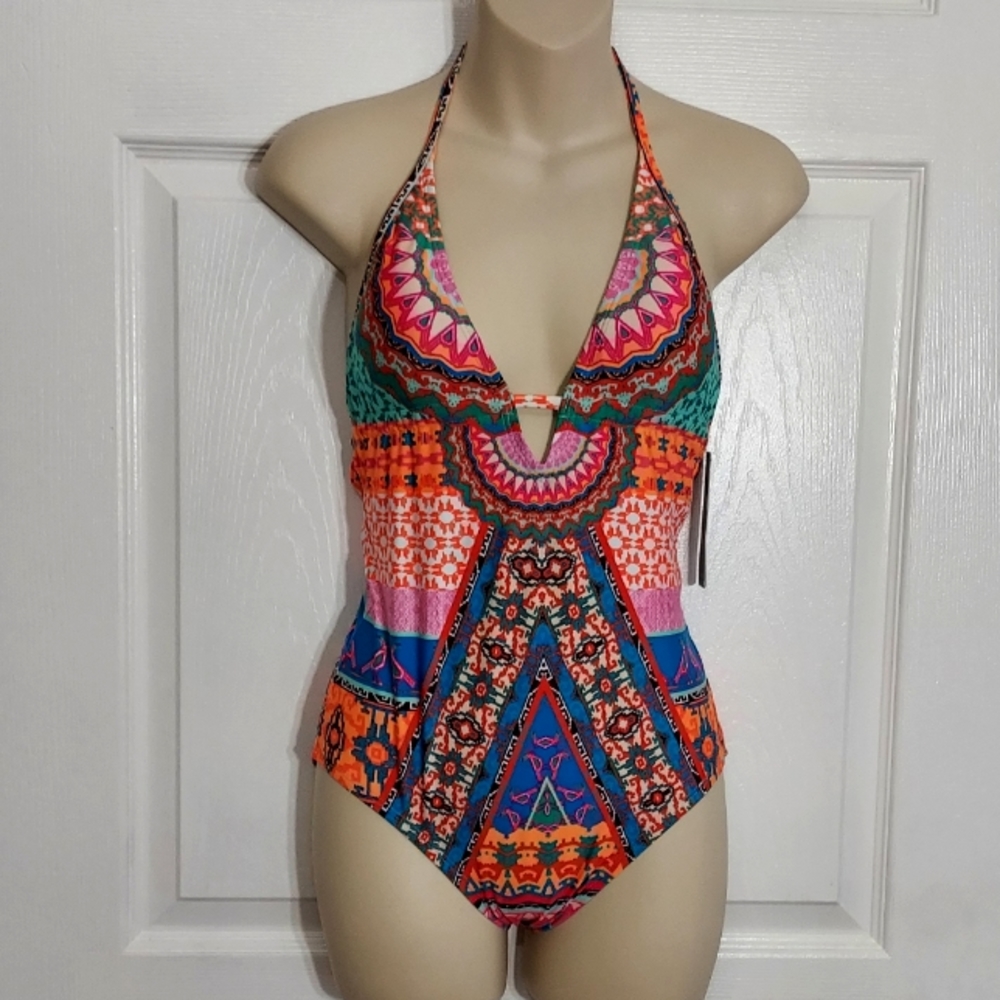 3/$20 NWT LAUNDRY BY SHELLI SEGAL  C124